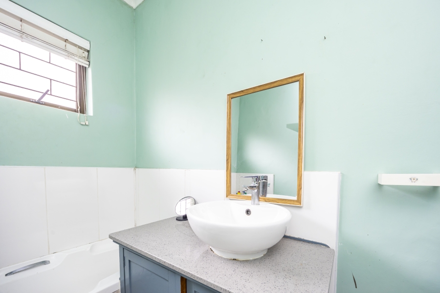 4 Bedroom Property for Sale in Nahoon Valley Park Eastern Cape